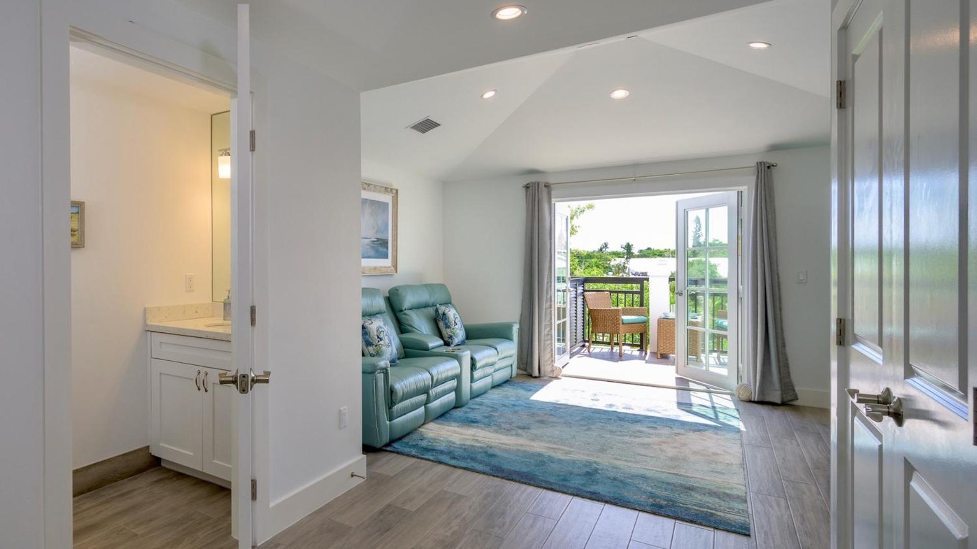 Seaport Sensation By Last Key Realty Holiday home