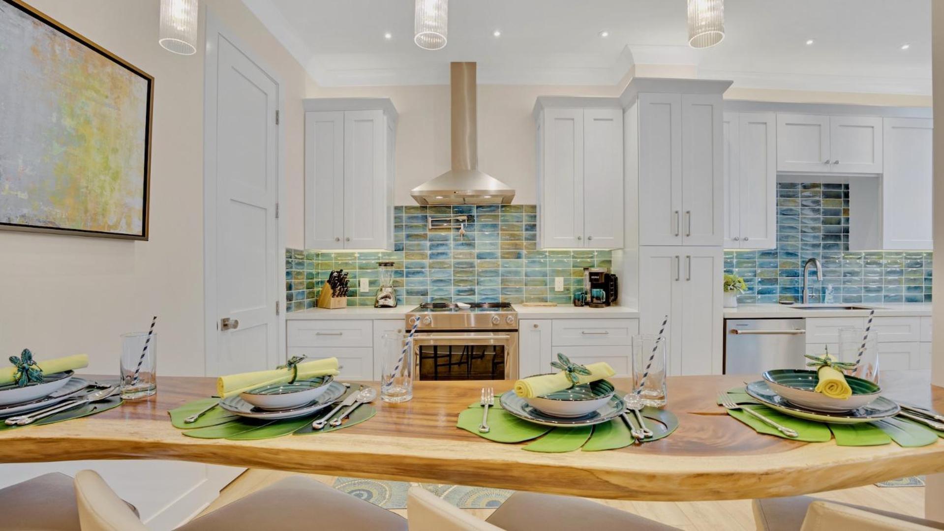 Apartment Modern Majesty By Last Key Realty