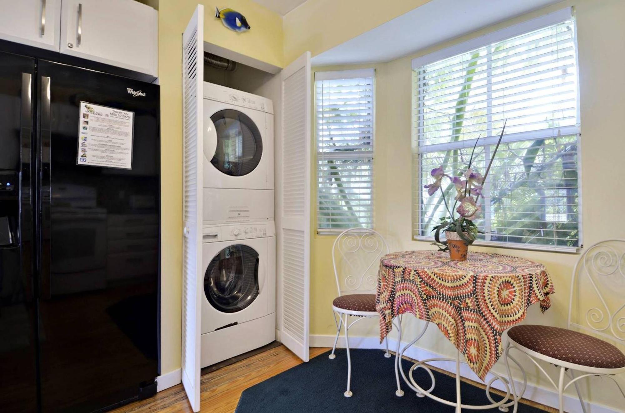Duval Breeze By Avantstay Great Location Close To Nightlife Shared Pool Week Long Holiday home Key West