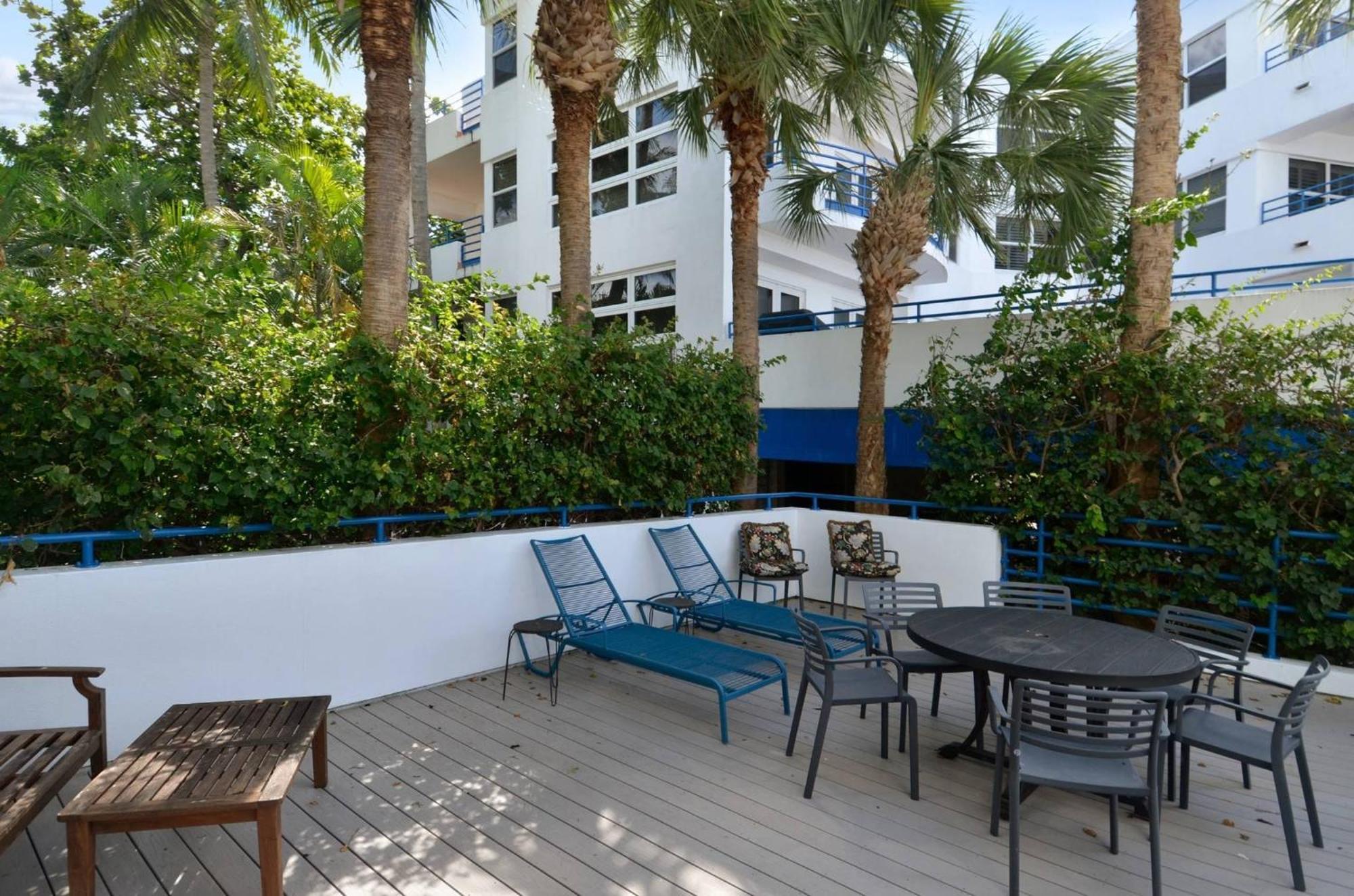 Holiday home Trumans Hideaway By Avantstay Great Location W Patio Outdoor Dining Bbq Shared Pool Week Long *
