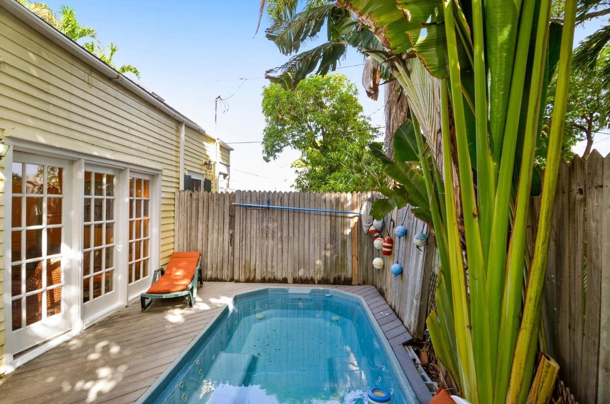 Holiday home Key Lime Pie By Avantstay Ideal Location W Splash Pool Out Door Dining Month Long Only Key West