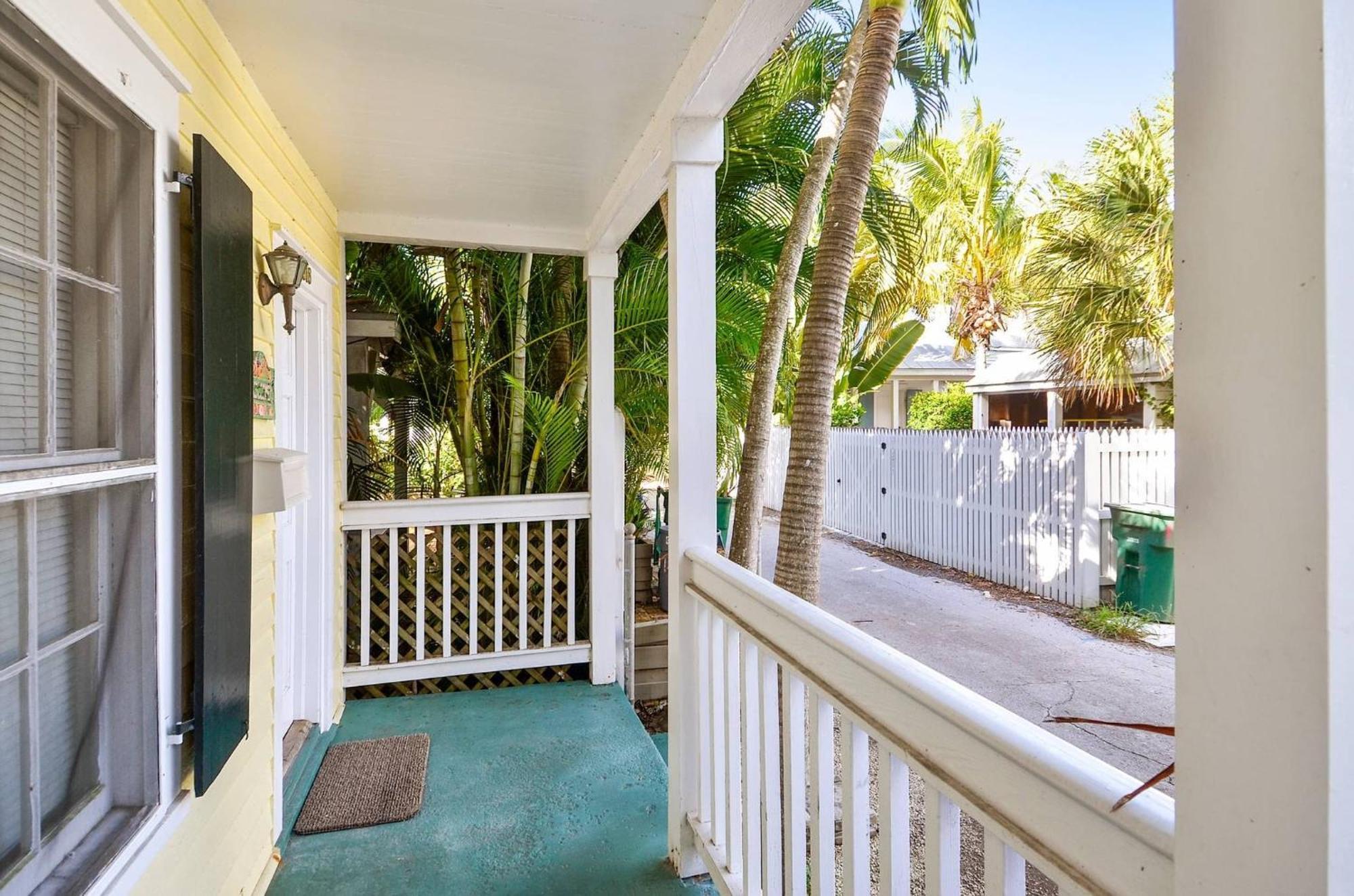 Holiday home Key Lime Pie By Avantstay Ideal Location W Splash Pool Out Door Dining Month Long Only