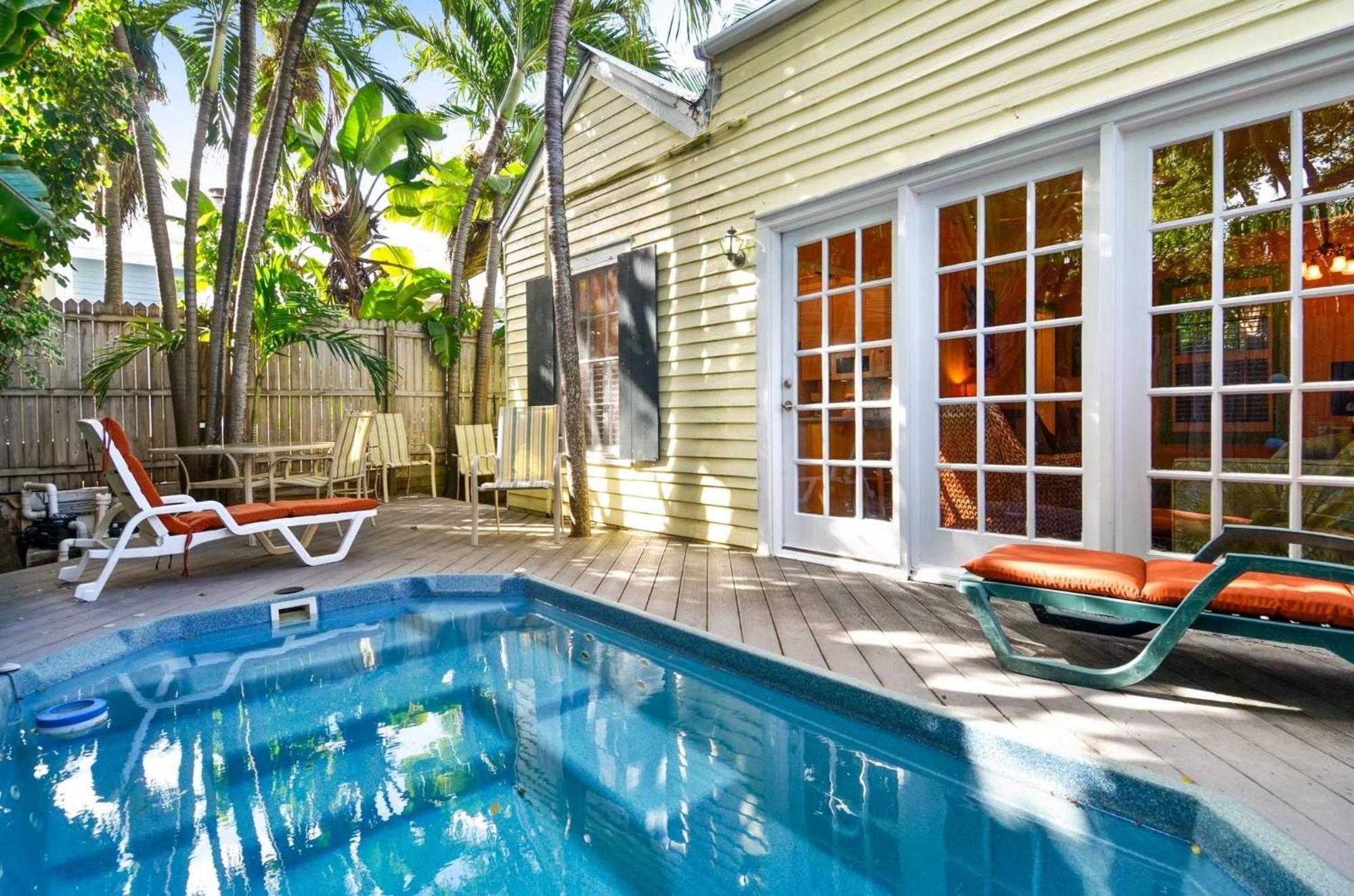 Key Lime Pie By Avantstay Ideal Location W Splash Pool Out Door Dining Month Long Only