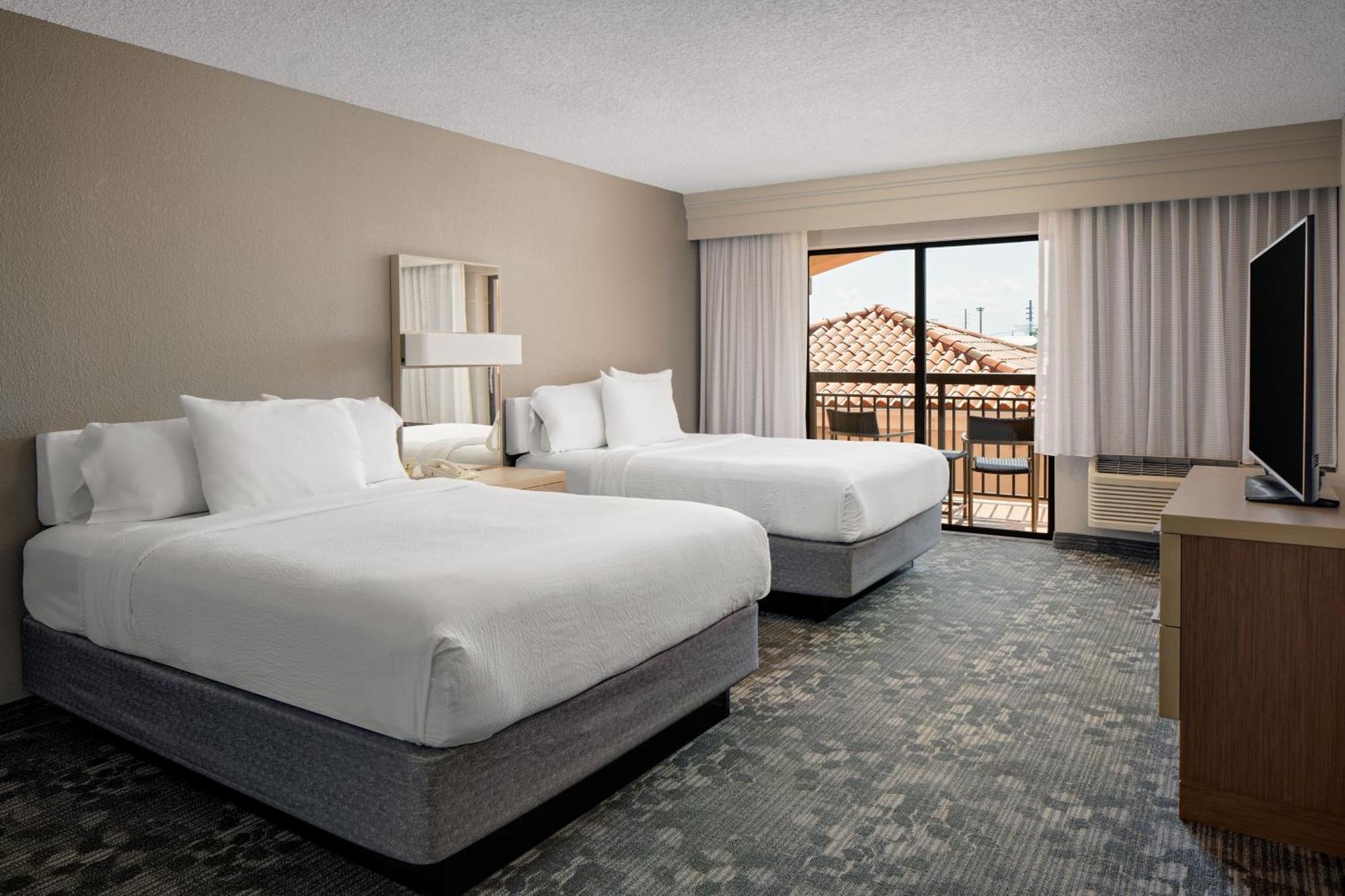 Hotel Courtyard By Marriott Waterfront
