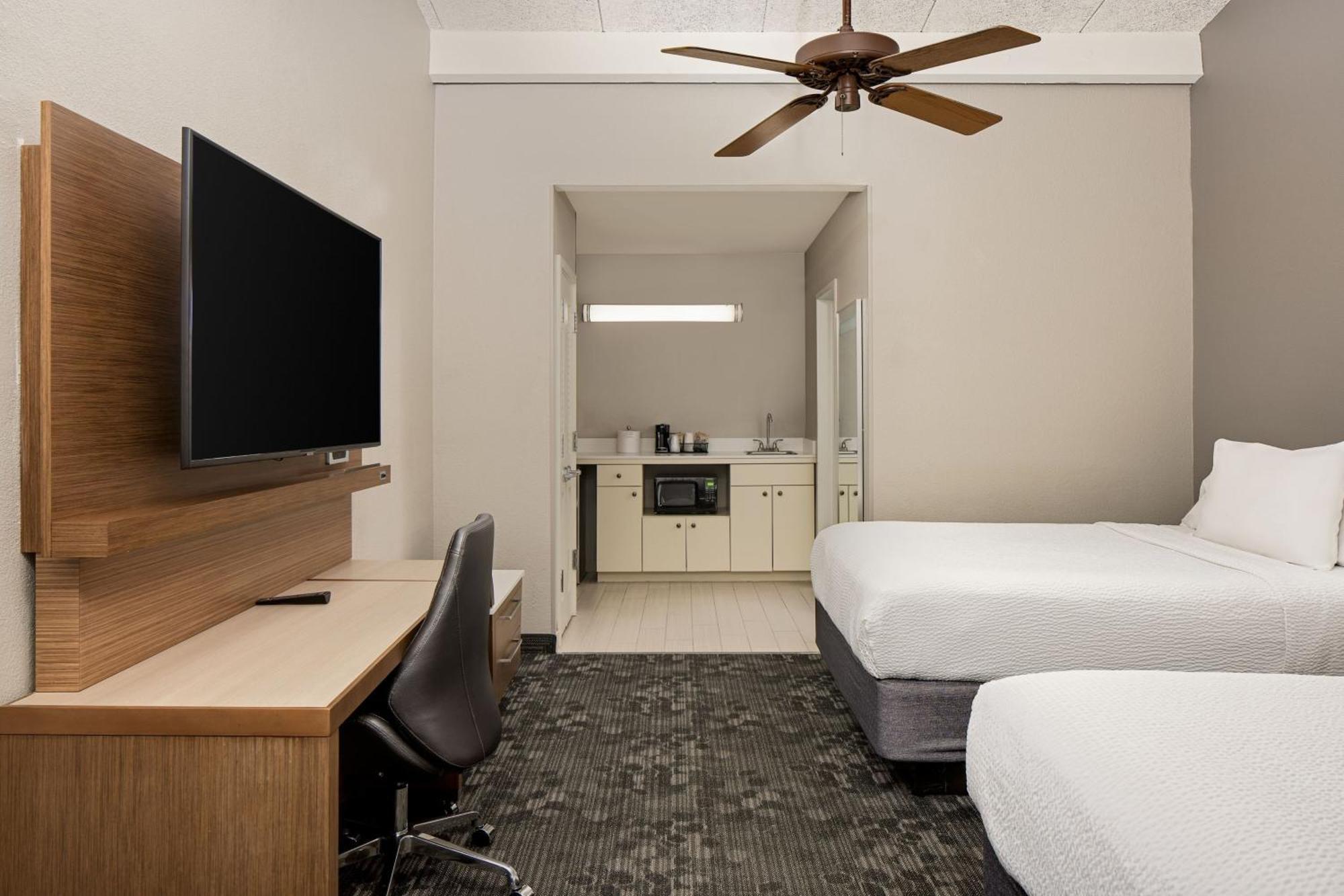 Hotel Courtyard By Marriott Waterfront 3*