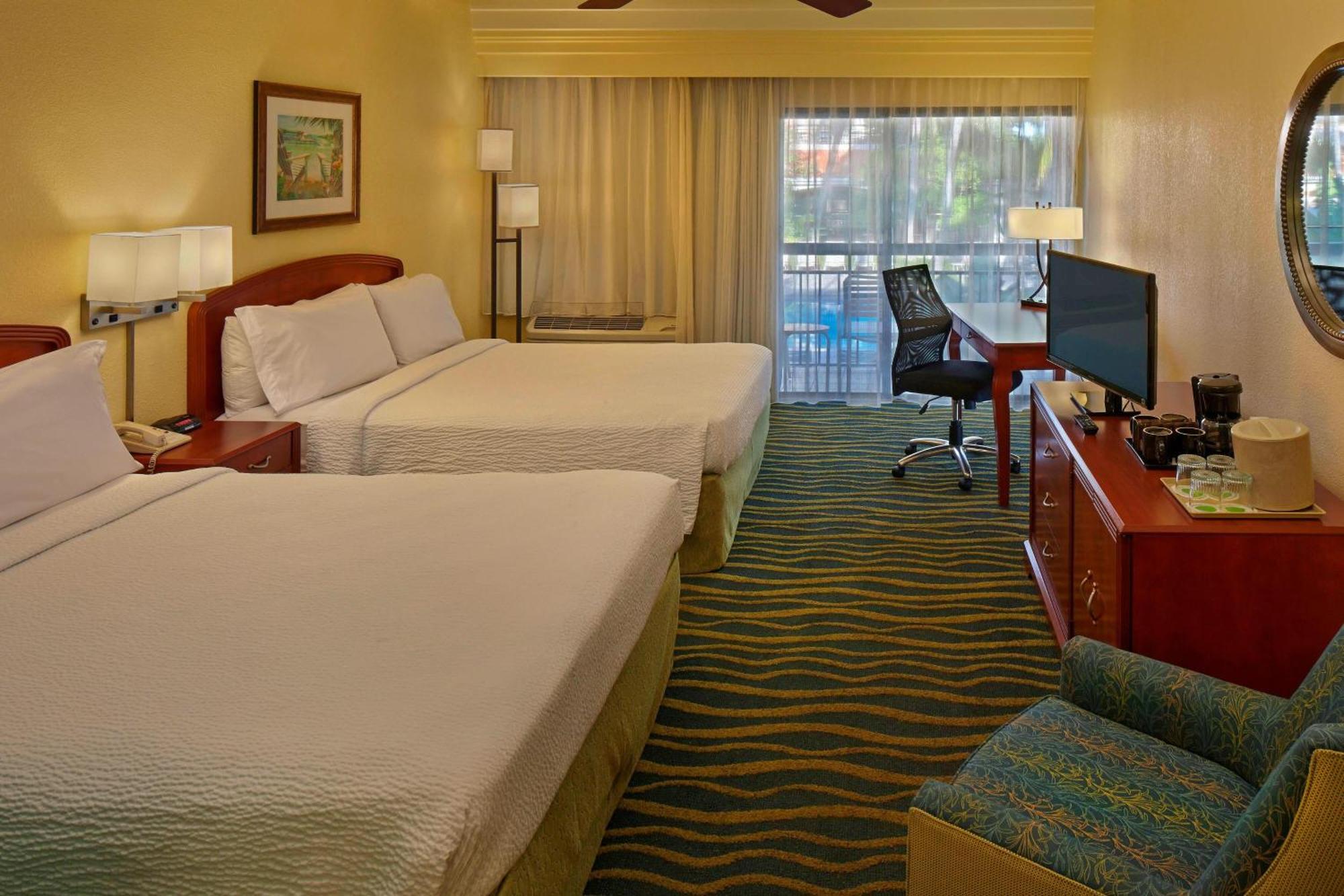 Courtyard By Marriott Waterfront Hotel 3*