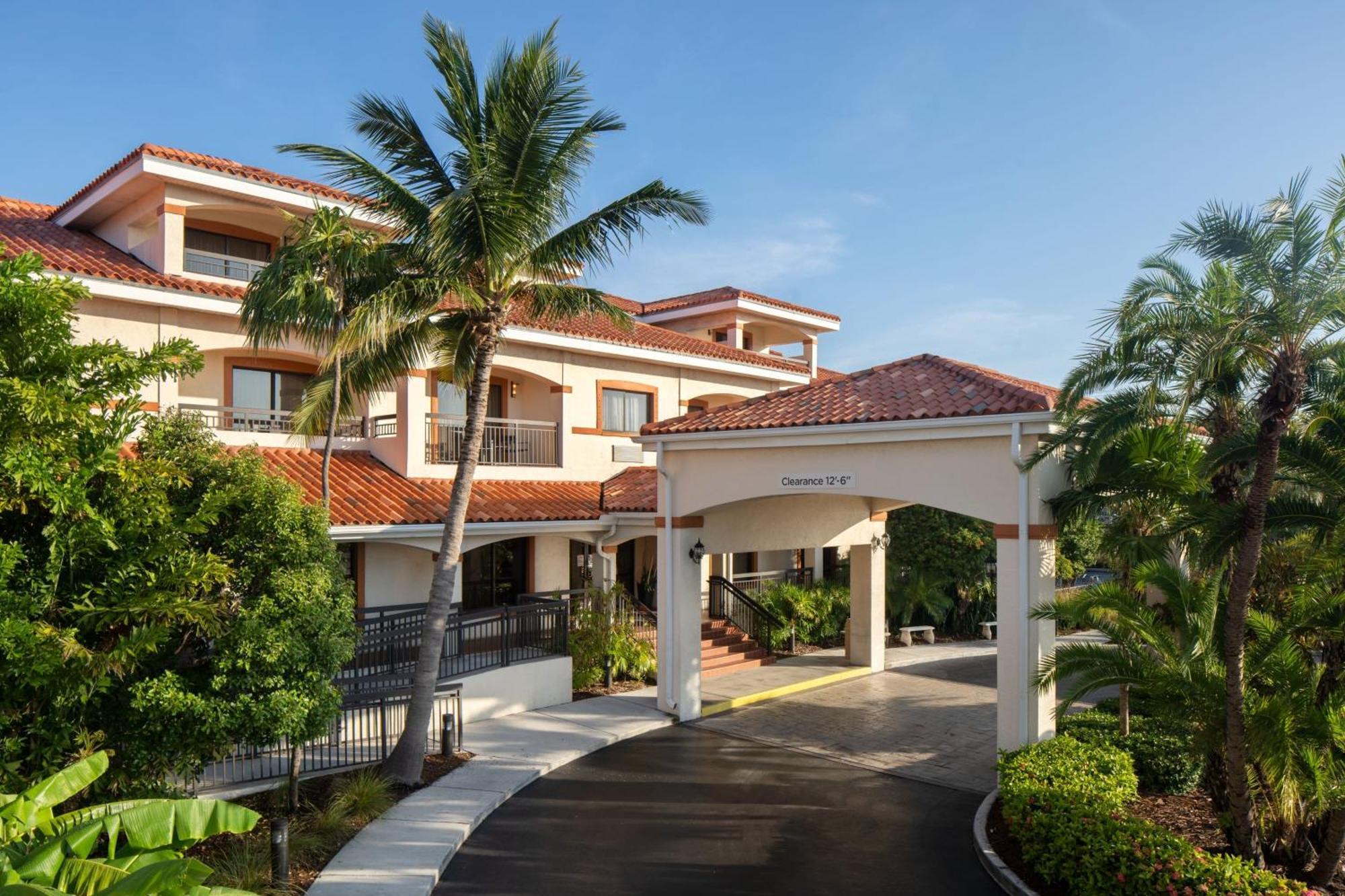 Courtyard By Marriott Waterfront 3*