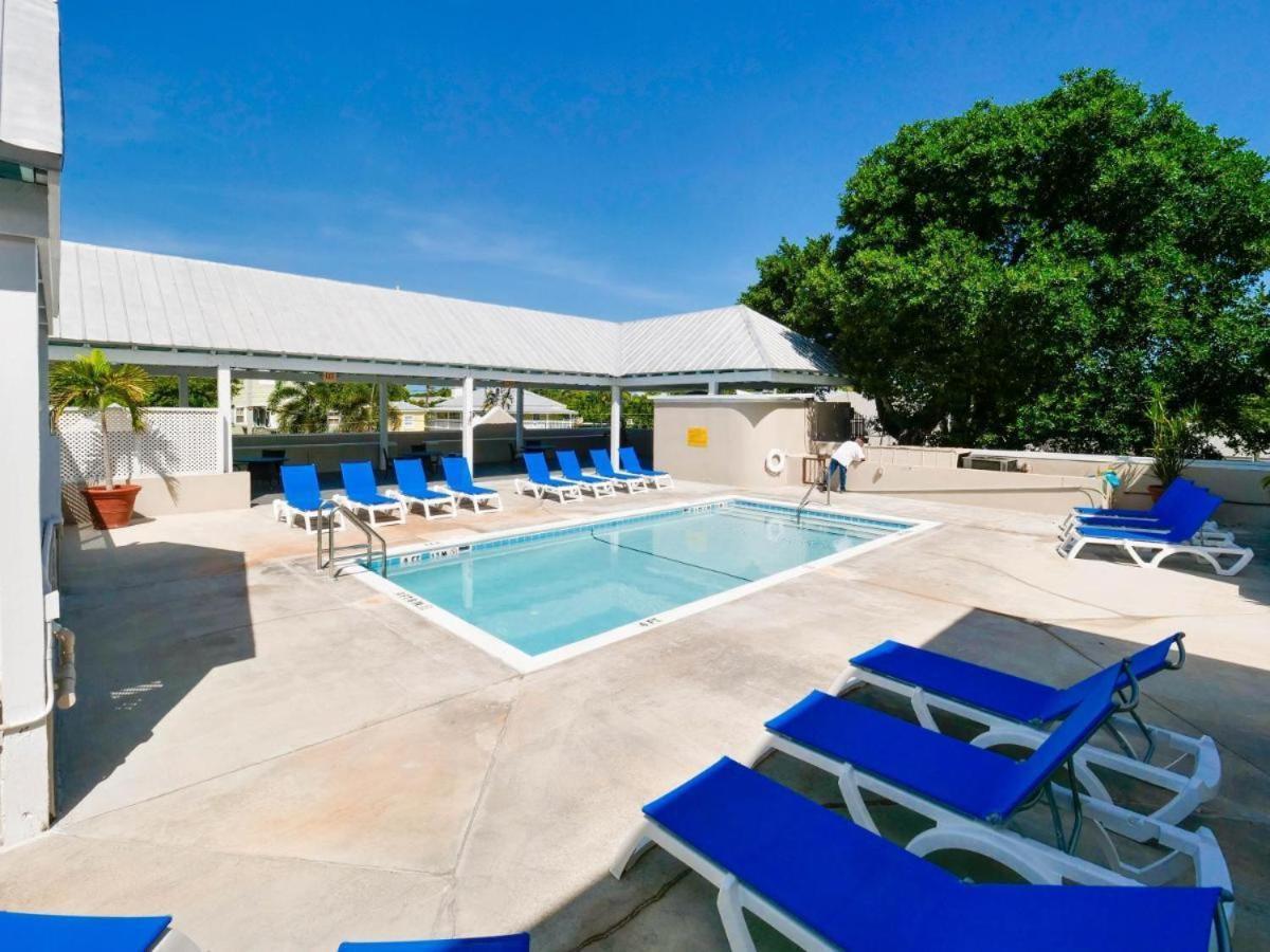 Duval Square Penthouse * Key West