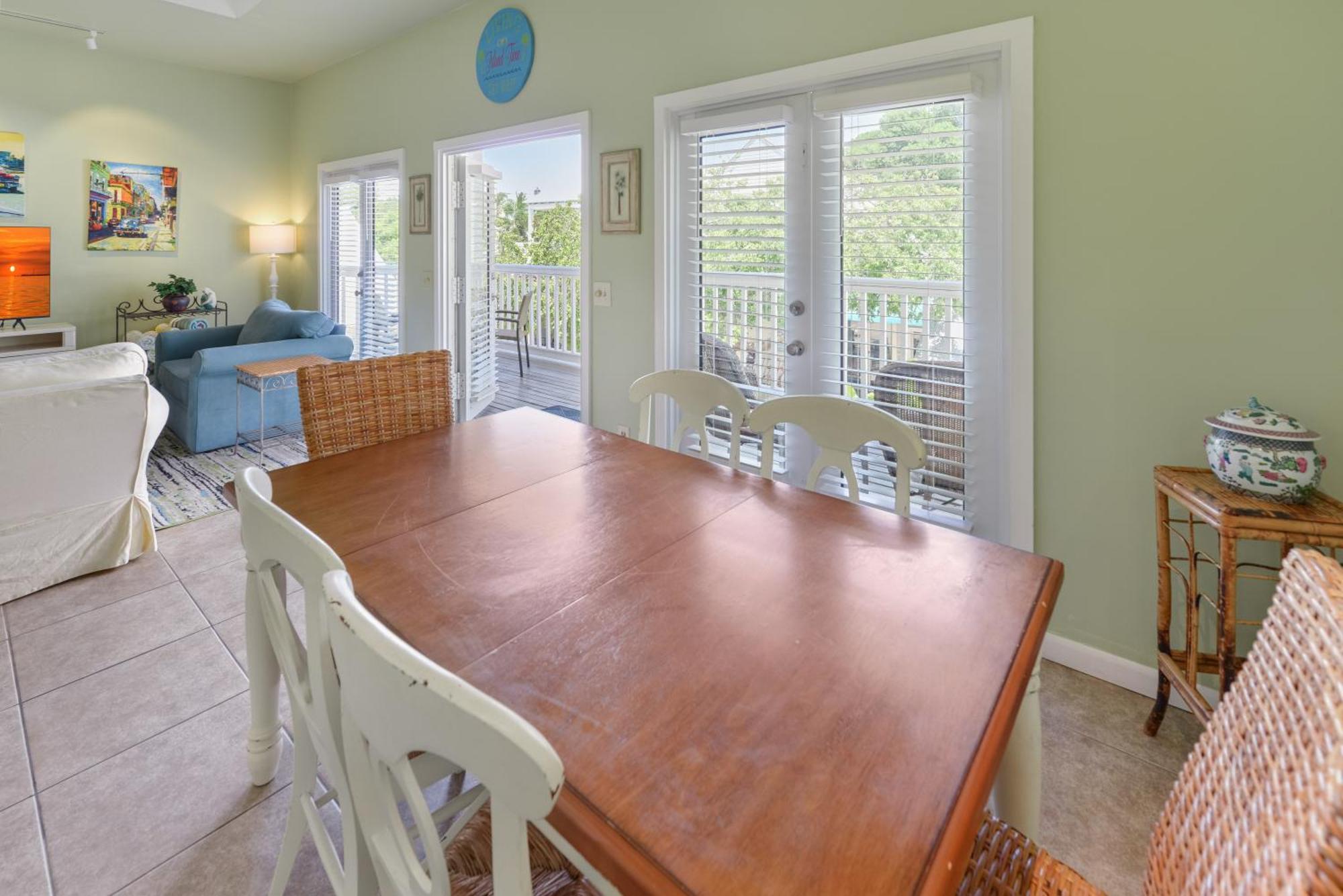 Duval Square Courtyard 31 Apartment Key West