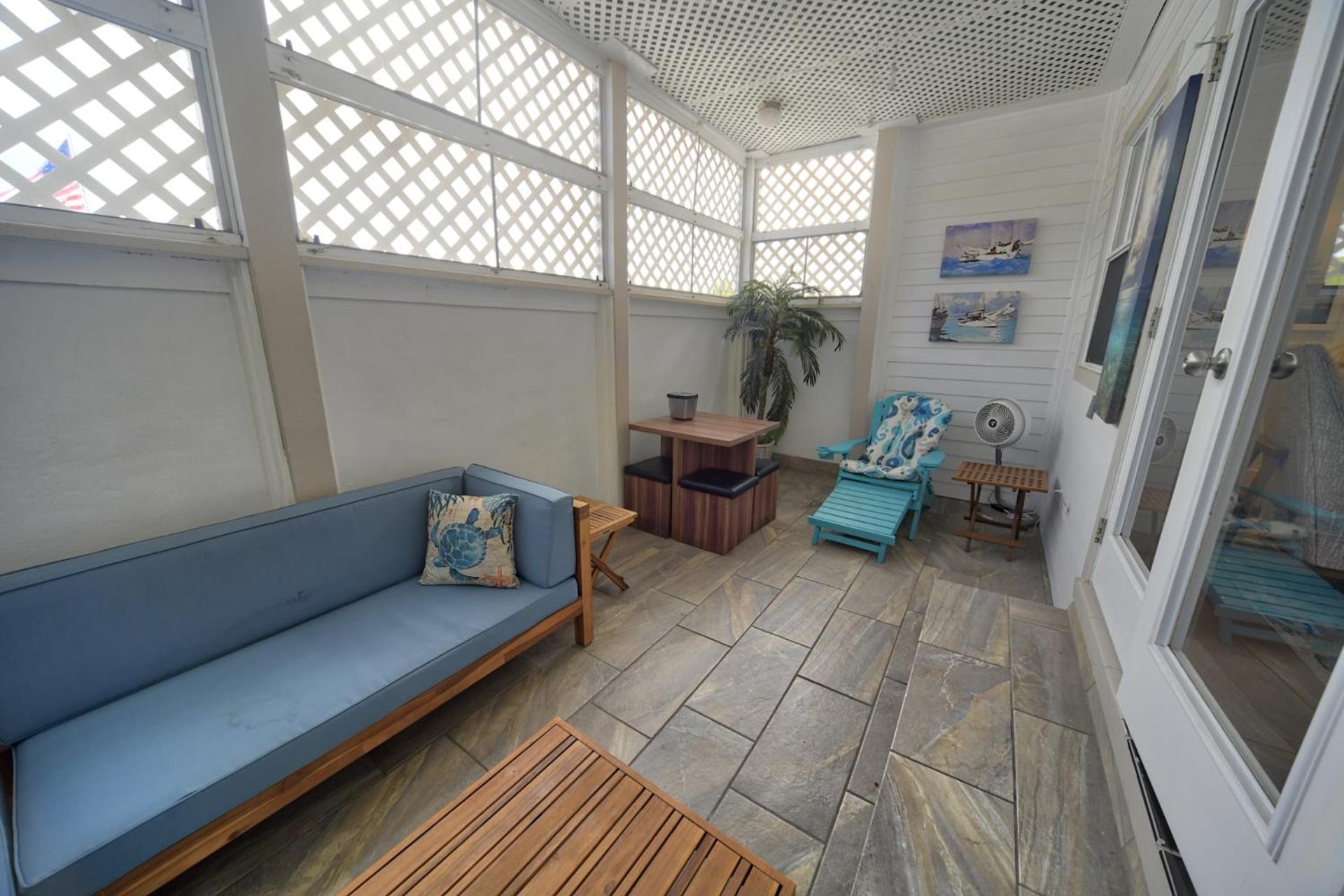 Serena Duval Square Apartment