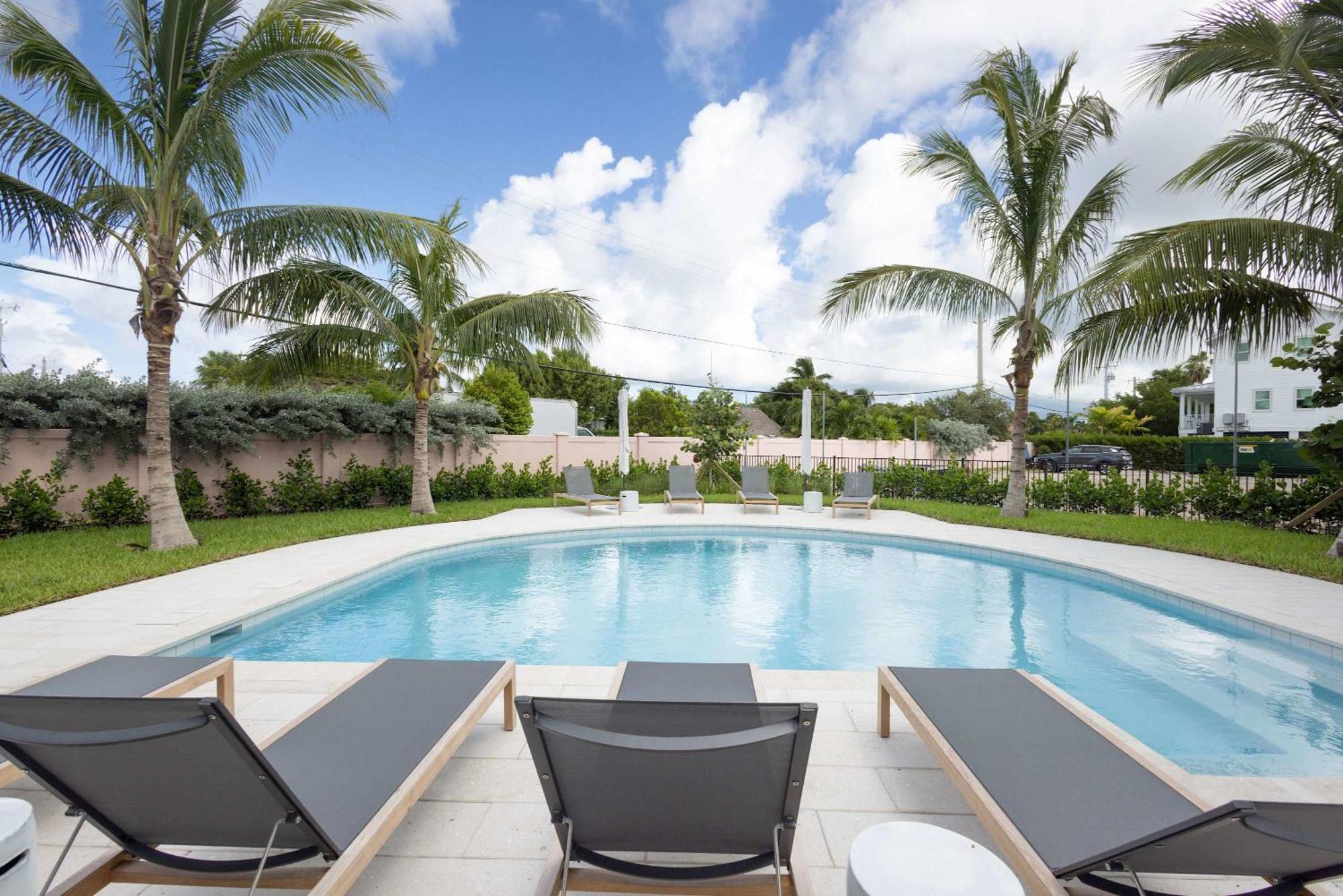 New Private Pool & Docking - Floralee House Key West