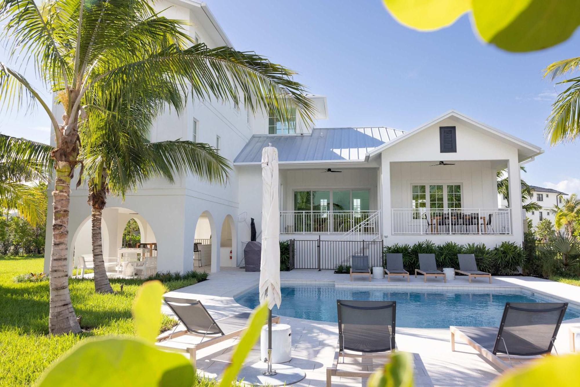 New Private Pool & Docking - Floralee House