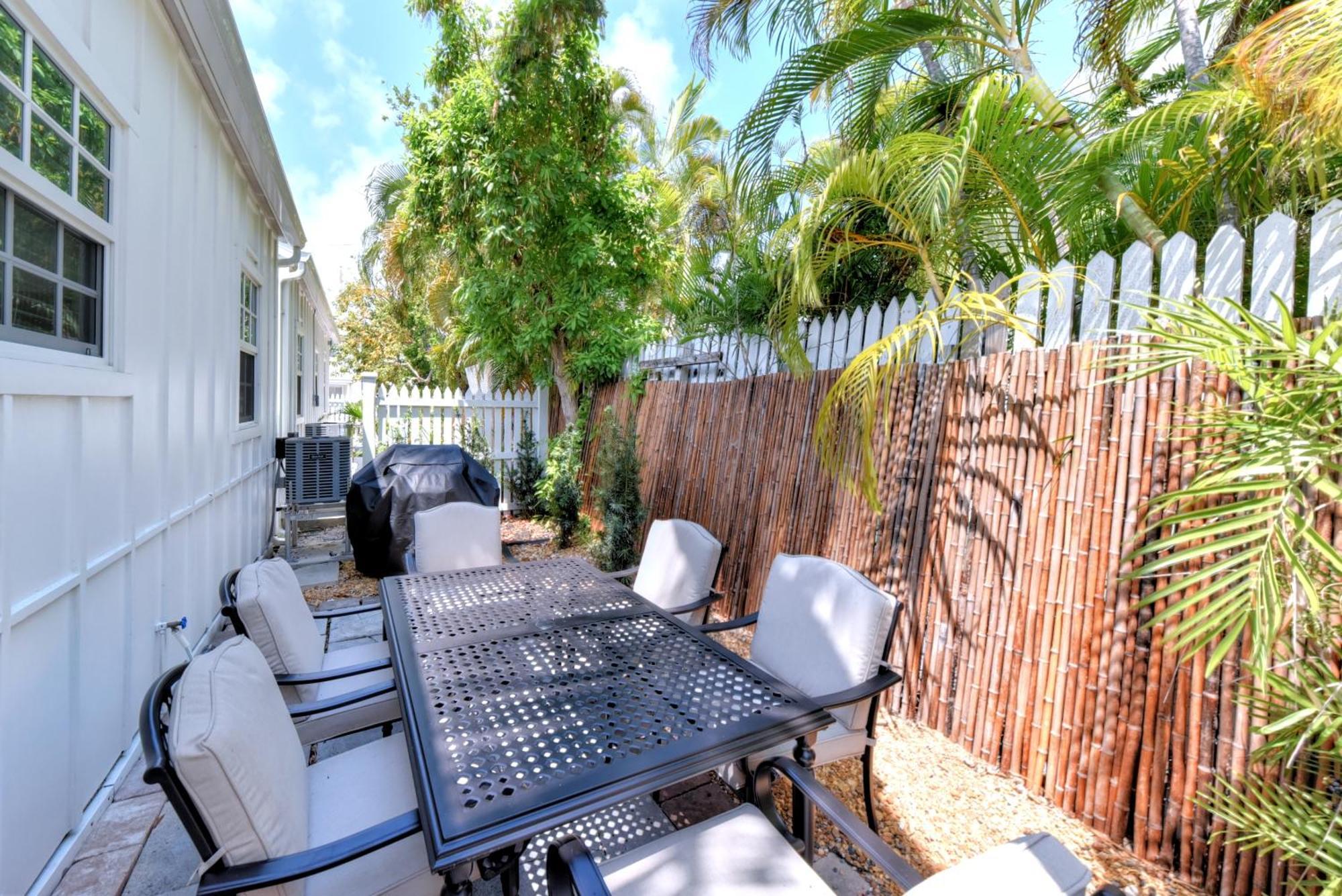 11 Close To Duval St Key West