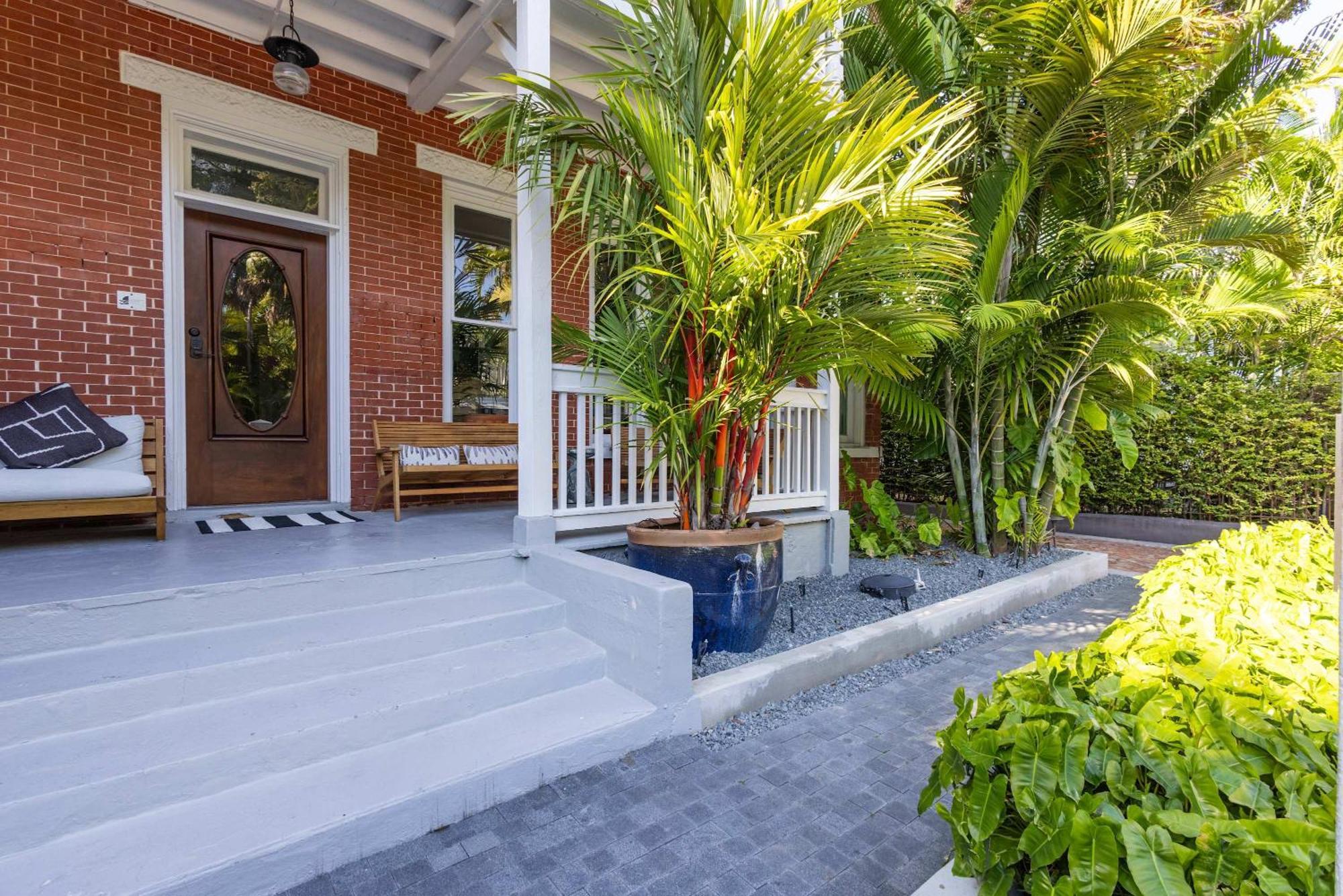 Takeover At The Grand Maloney * Key West