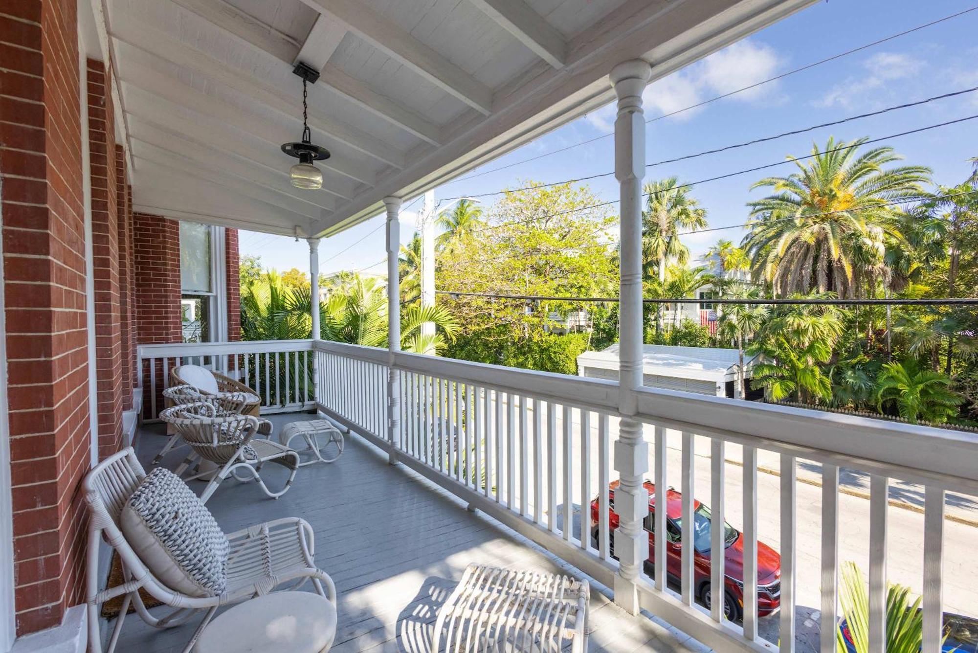 Holiday home Takeover At The Grand Maloney *