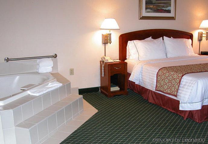 Courtyard By Marriott Waterfront Hotel Key West
