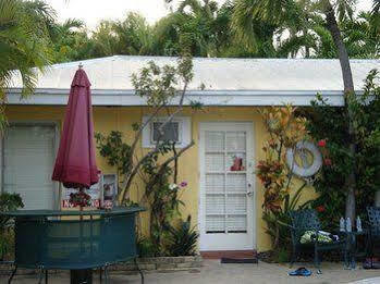 Alexander Palms Court Hotel Key West