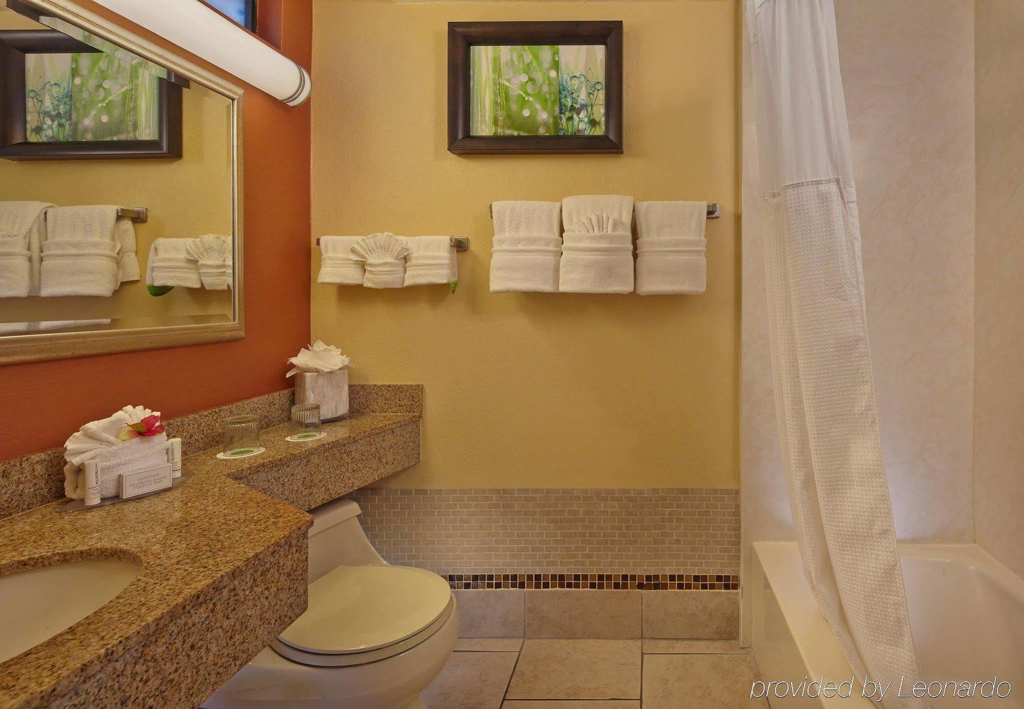 Hotel Courtyard By Marriott Waterfront