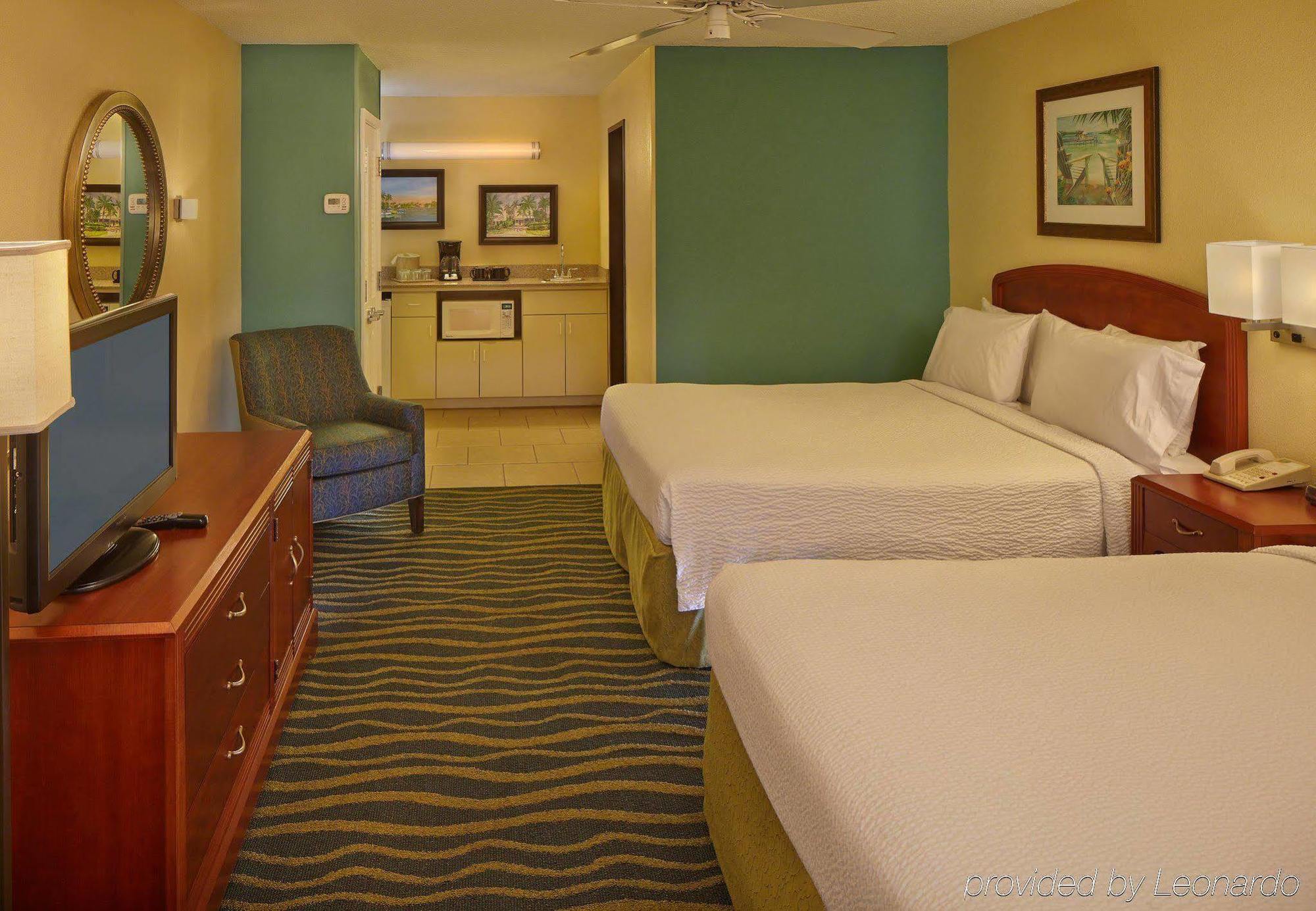 Courtyard By Marriott Waterfront