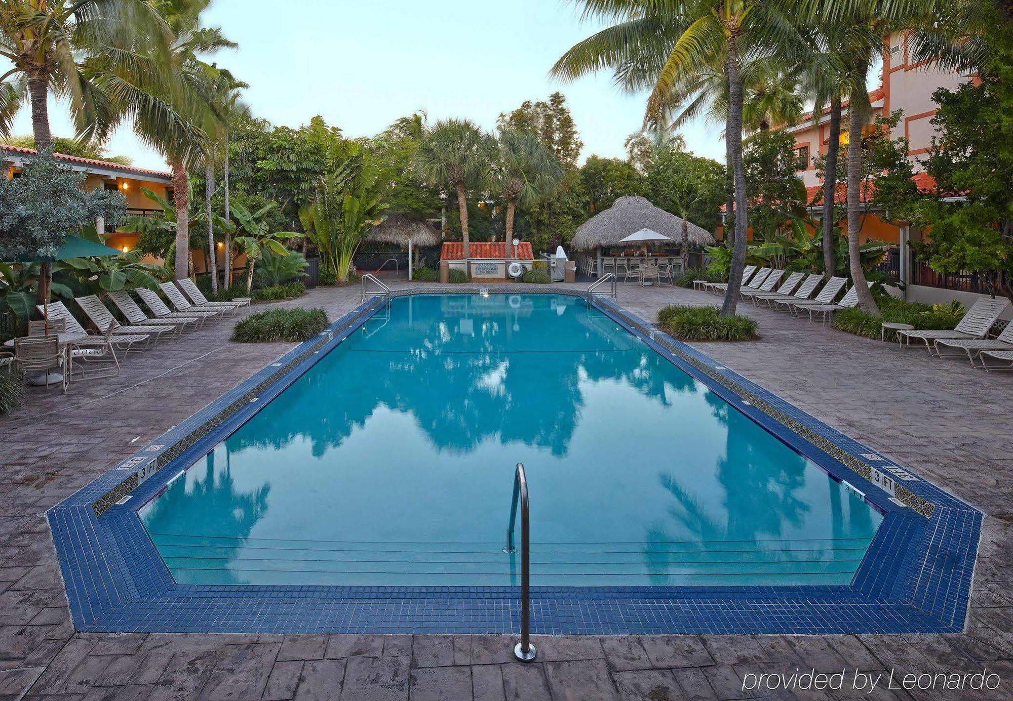 Courtyard By Marriott Waterfront Hotel 3*
