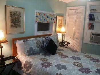 Old Town Suites Hotel 3*