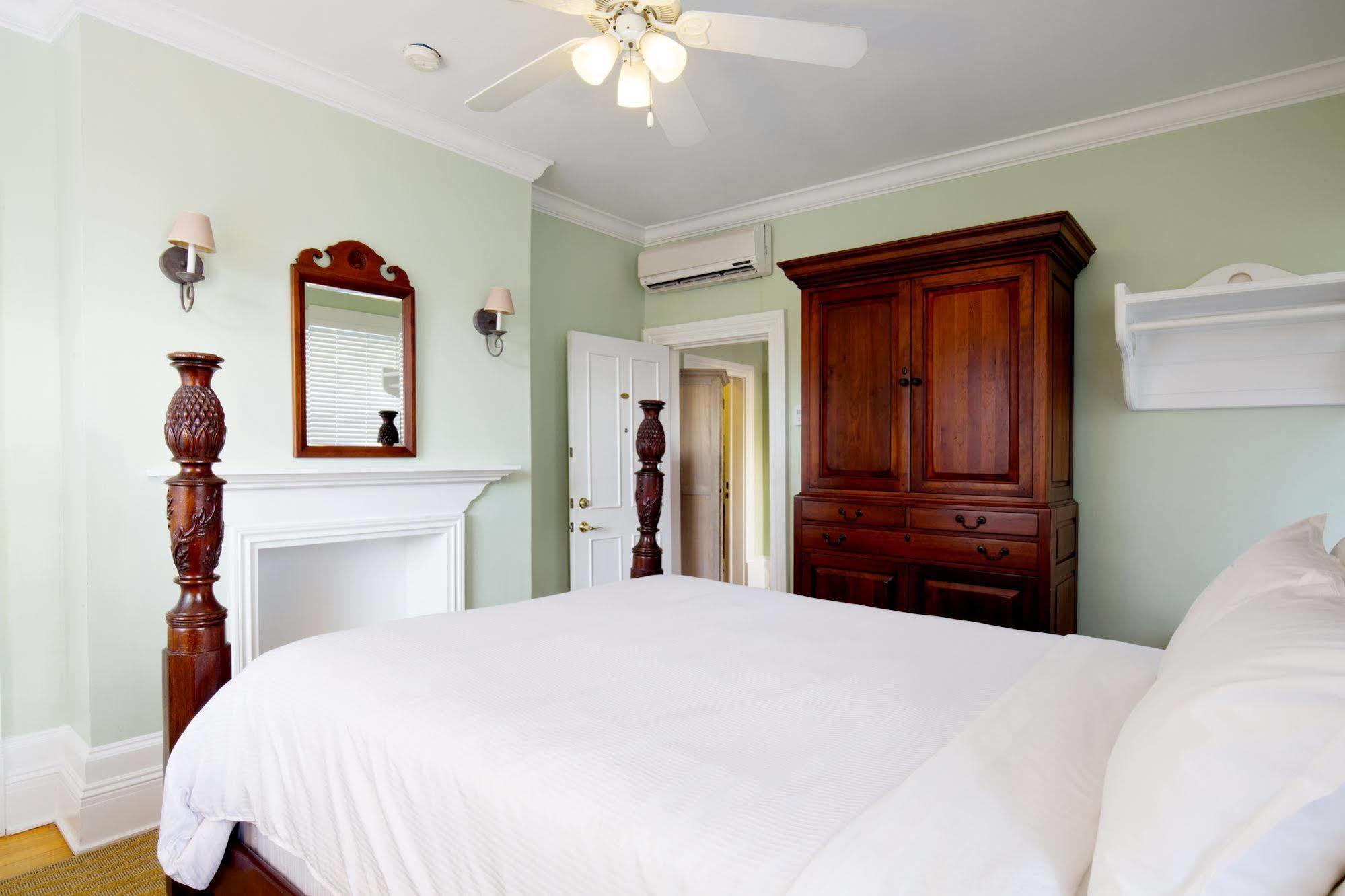 Weatherstation Circa 1911 Bed & Breakfast