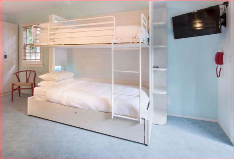 Nyah - Adult Exclusive Bed & Breakfast