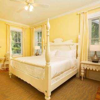 Bed & Breakfast Weatherstation Circa 1911 Key West