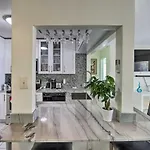 Cozy Key West Beach Cottage Walk To Beaches!