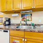 Duval Street Retreat