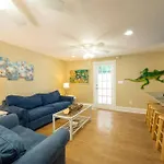 Just Steps To Duval- Sleeps 10- Heated Pool House