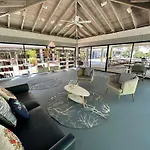 Tom\'S Oceanfront Penthouse