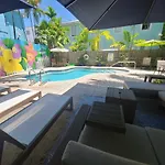 Two Duval Street Suites W Pool