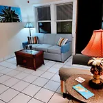 Suite Dreams Inn By The Beach