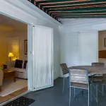 Casa 325 Guesthouse