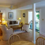 Casa 325 Guesthouse