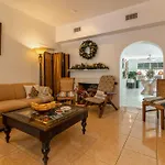Suite Dreams Inn By The Beach