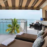 Pier House Resort & Spa