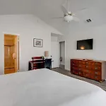 New! Villa Positano - Duval Square Condo, Pool, Hot Tub & Parking