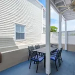 New! Villa Positano - Duval Square Condo, Pool, Hot Tub & Parking