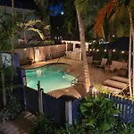 Duval Street Suite W Kitchen And Shared Heated Pool