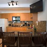 Courtney\'S Place Historic Cottages & Inns
