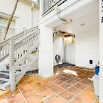 Duval Street Retreat