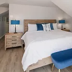Island Bliss By Last Key Realty
