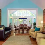 Maison Tropicale By Last Key Realty