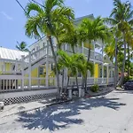 Leo\'S Lodge
