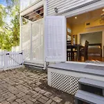 Lazy Gecko By Avantstay Walk To Duval St In Key West Month Long Stays Only