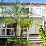 Emmas Secret By Avantstay Heart Of Old Town W Shared Pool Month Long Stays Only