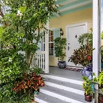 Tumis Time Out By Avantstay Heart Of Old Town W Shared Pool Month Long Stays Only