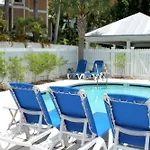 Key West Found By Avantstay Close To Shops W Patio Shared Pool Week Long Stays Only